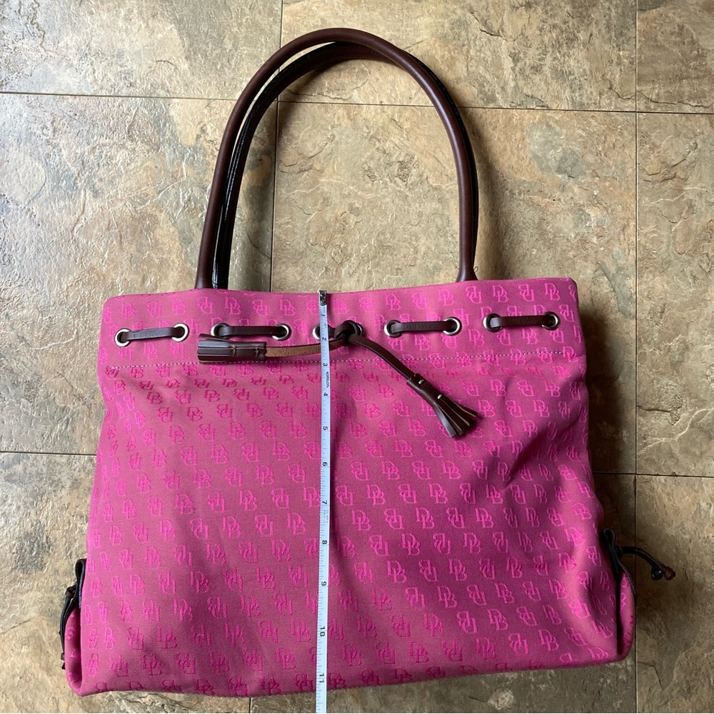 Vintage Dooney&Burke tote Handbag Pink with Logo Canvas and Dual Leather Handles - Picture 4 of 16